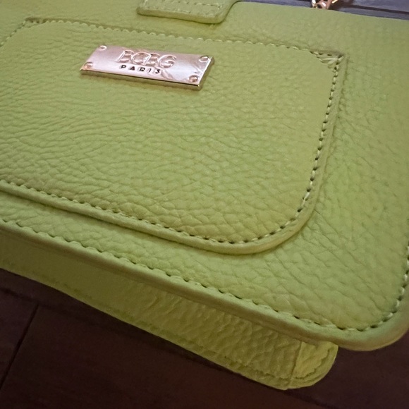 BCBG lime green gold chain purse crossbody or shoulder NEW handbag - Picture 7 of 10